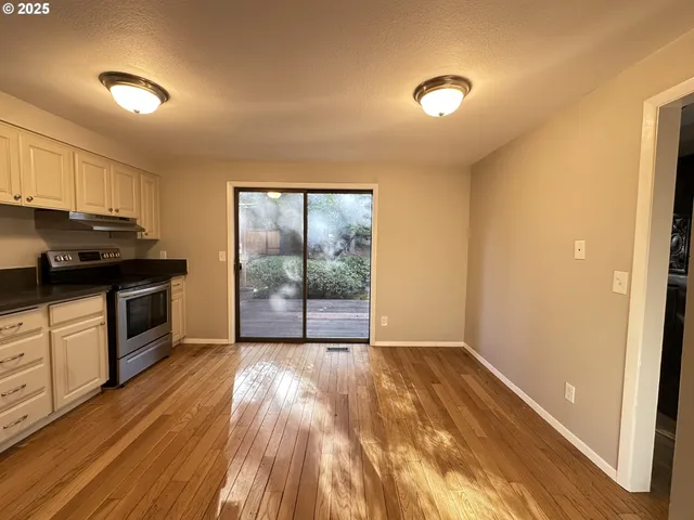 7612 Southwest Cresmoor Drive, Beaverton, OR 97008