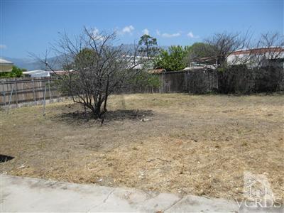 421 Acacia Road Santa Paula, CA 93060 - Photo 8 of 11 a view of a yard