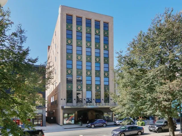 $189,900 | 212 North Center Street, Unit 603, Bloomington, IL 61701