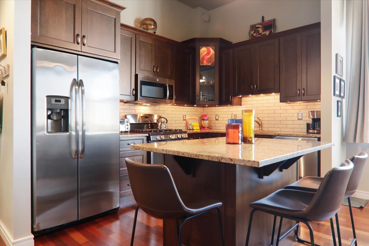 212 North Center Street, Unit 603 Bloomington, IL 61701 - Photo 14 of 35