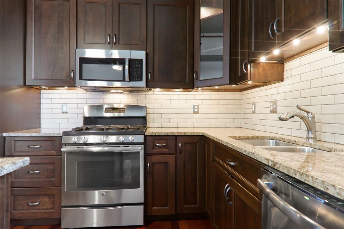 212 North Center Street, Unit 603 Bloomington, IL 61701 - Photo 15 of 35