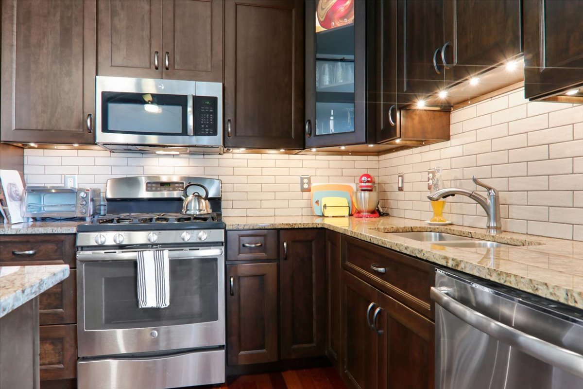 212 North Center Street, Unit 603 Bloomington, IL 61701 - Photo 16 of 35