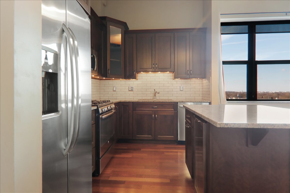 212 North Center Street, Unit 603 Bloomington, IL 61701 - Photo 17 of 35