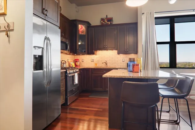 $189,900 | 212 North Center Street, Unit 603, Bloomington, IL 61701