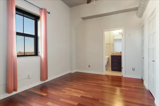 $189,900 | 212 North Center Street, Unit 603, Bloomington, IL 61701