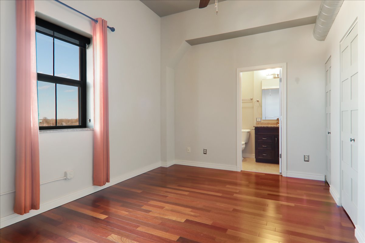 212 North Center Street, Unit 603 Bloomington, IL 61701 - Photo 19 of 35