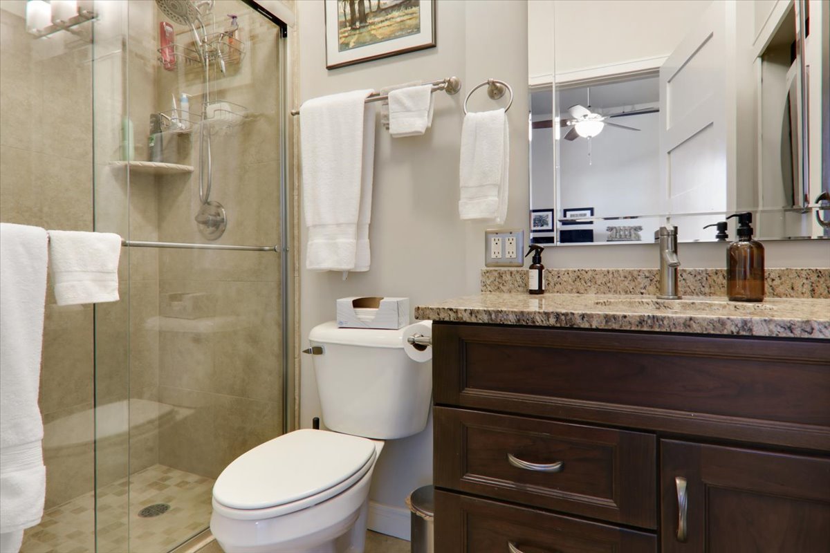 212 North Center Street, Unit 603 Bloomington, IL 61701 - Photo 23 of 35