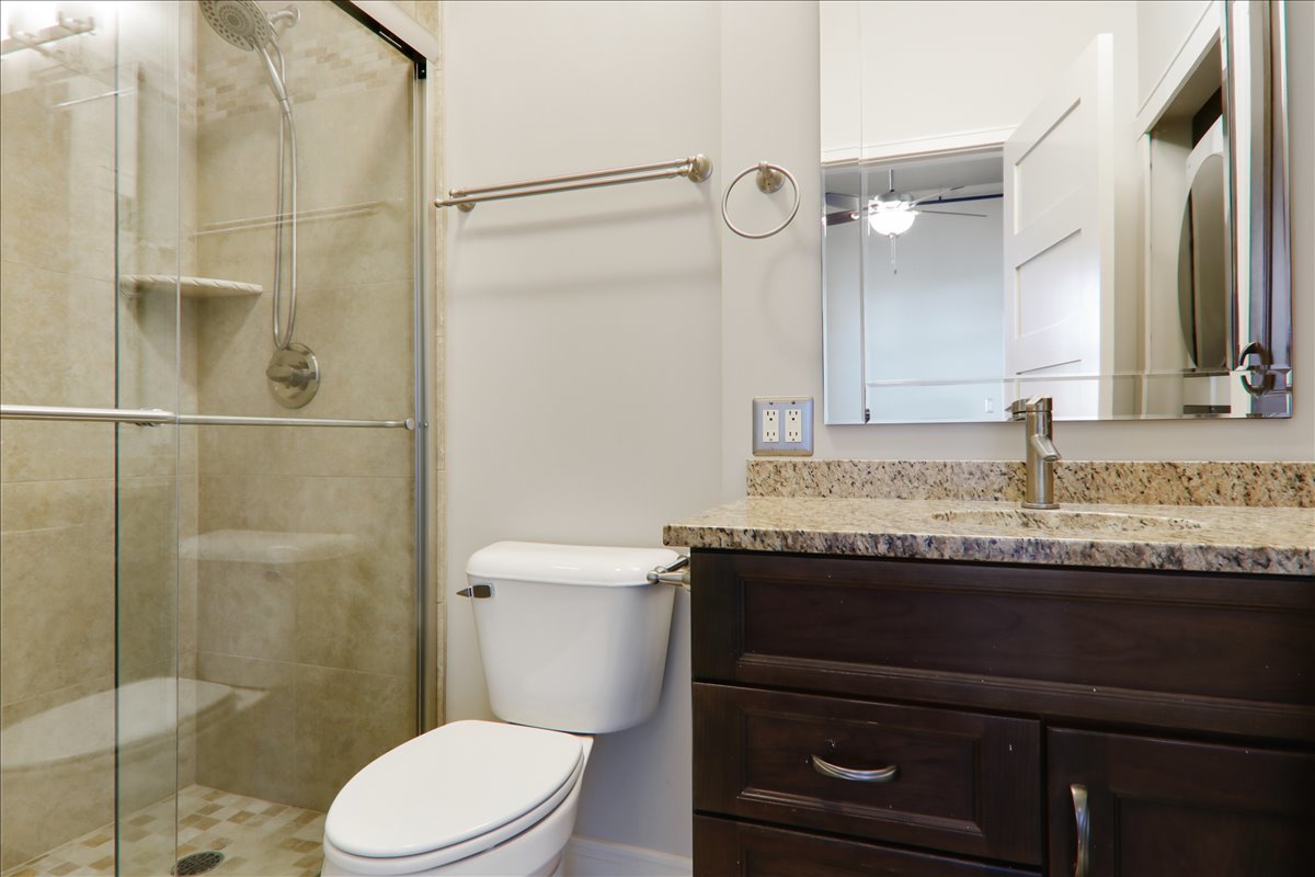 212 North Center Street, Unit 603 Bloomington, IL 61701 - Photo 24 of 35