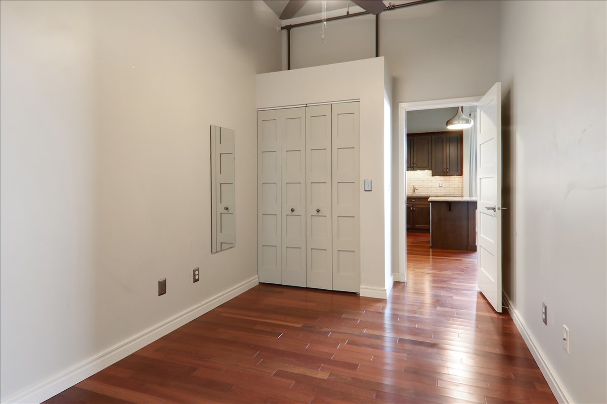 212 North Center Street, Unit 603 Bloomington, IL 61701 - Photo 27 of 35