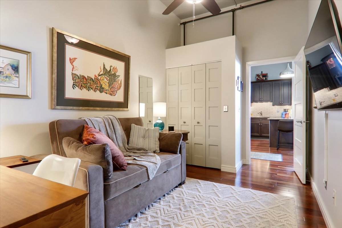 212 North Center Street, Unit 603 Bloomington, IL 61701 - Photo 28 of 35