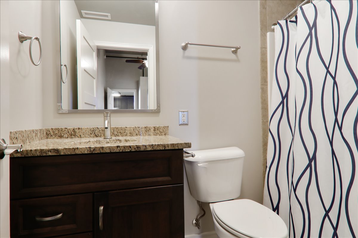 212 North Center Street, Unit 603 Bloomington, IL 61701 - Photo 29 of 35