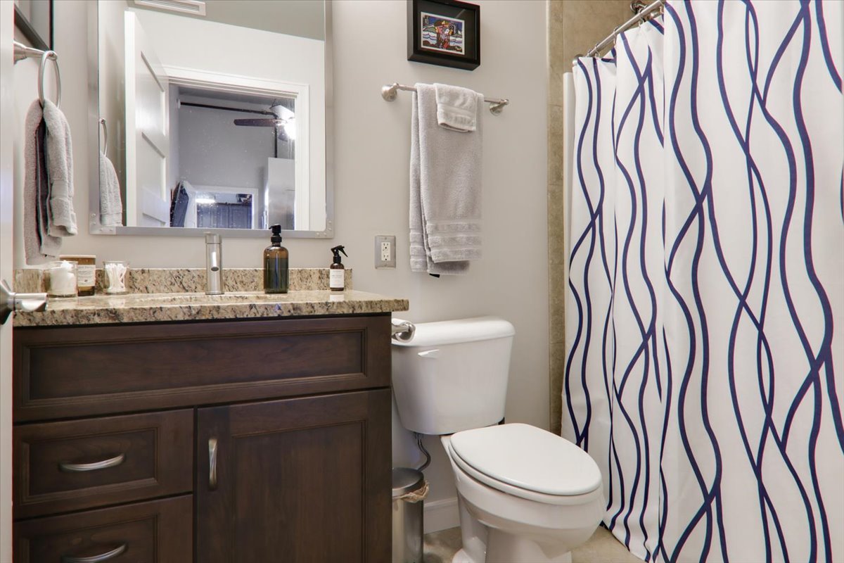 212 North Center Street, Unit 603 Bloomington, IL 61701 - Photo 30 of 35