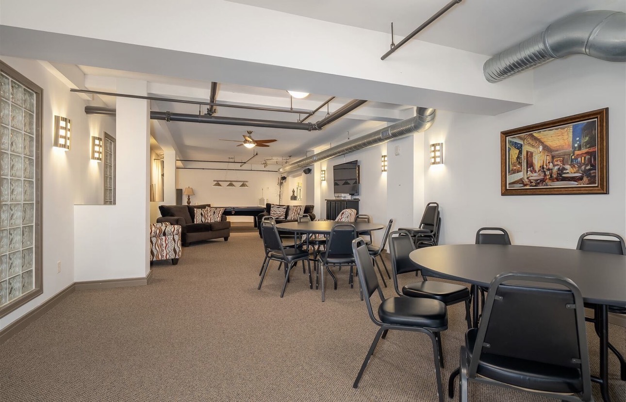 212 North Center Street, Unit 603 Bloomington, IL 61701 - Photo 31 of 35