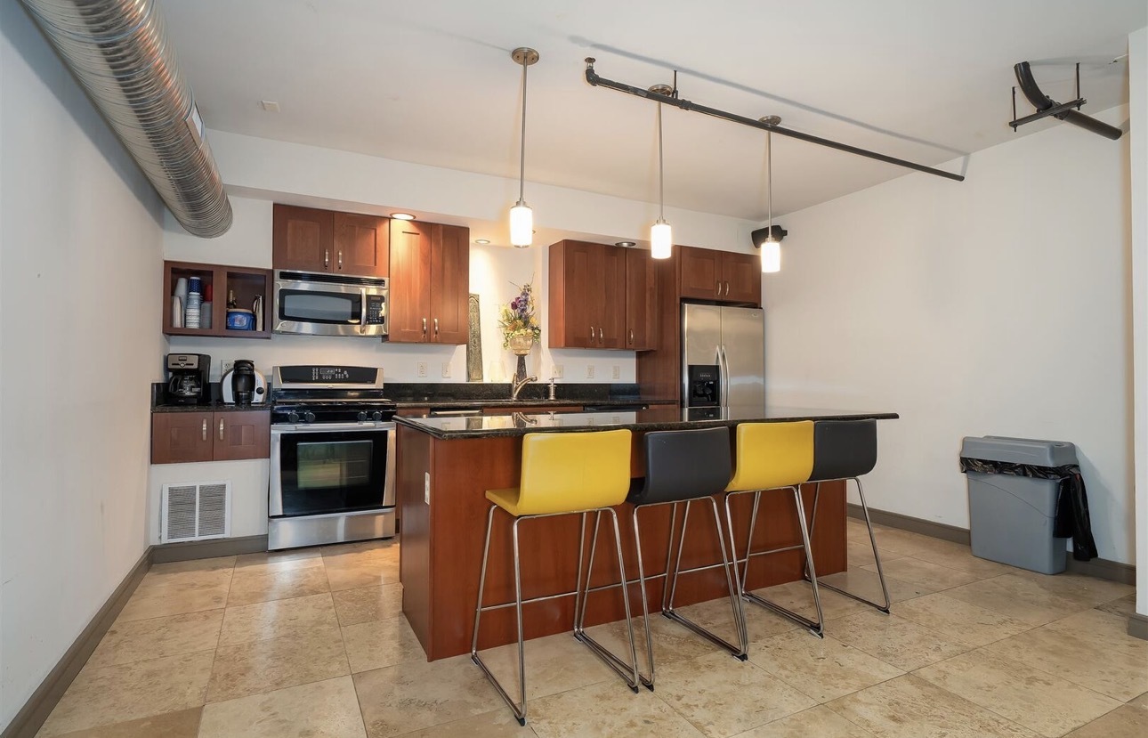 212 North Center Street, Unit 603 Bloomington, IL 61701 - Photo 33 of 35