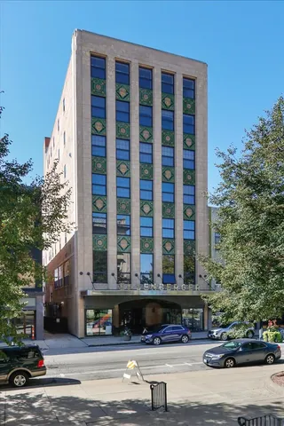 $189,900 | 212 North Center Street, Unit 603, Bloomington, IL 61701