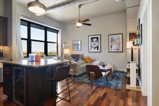 $189,900 | 212 North Center Street, Unit 603, Bloomington, IL 61701