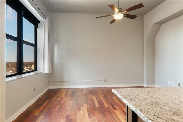 $189,900 | 212 North Center Street, Unit 603, Bloomington, IL 61701