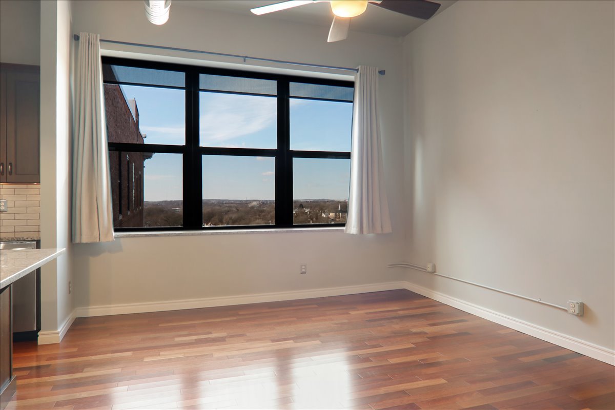 212 North Center Street, Unit 603 Bloomington, IL 61701 - Photo 9 of 35