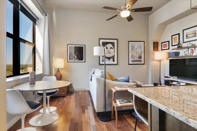 $189,900 | 212 North Center Street, Unit 603, Bloomington, IL 61701