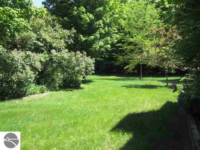 5272 Goodrick Road Traverse City, MI 49684 - Photo 35 of 40 1746762-34.JPG