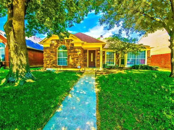 $295,000 | 1524 High Pointe Lane, Cedar Hill, TX 75104
