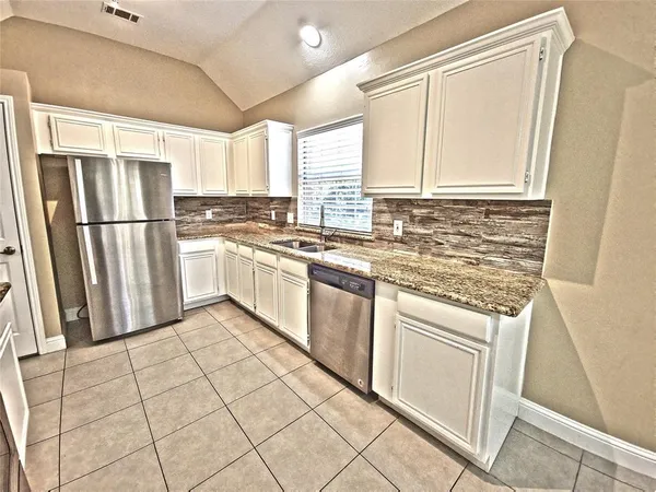 $295,000 | 1524 High Pointe Lane, Cedar Hill, TX 75104