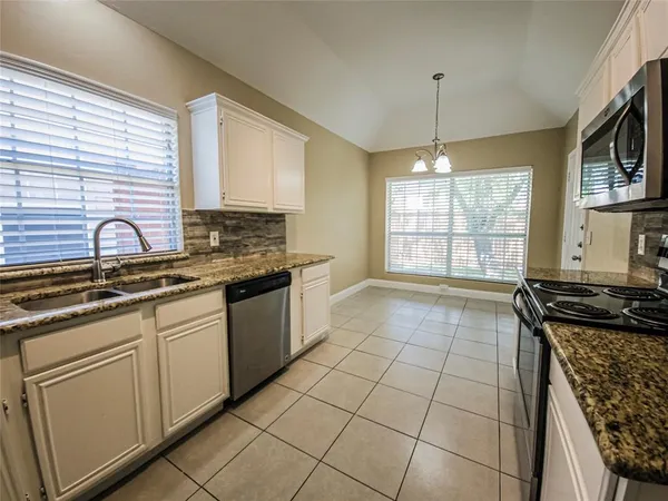 $295,000 | 1524 High Pointe Lane, Cedar Hill, TX 75104