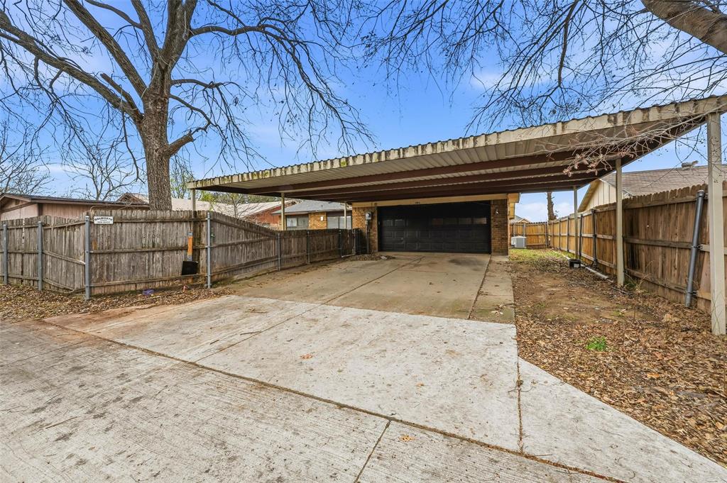 2102 Lewis Trail Grand Prairie, TX 75052 - Photo 28 of 33 a view of outdoor space