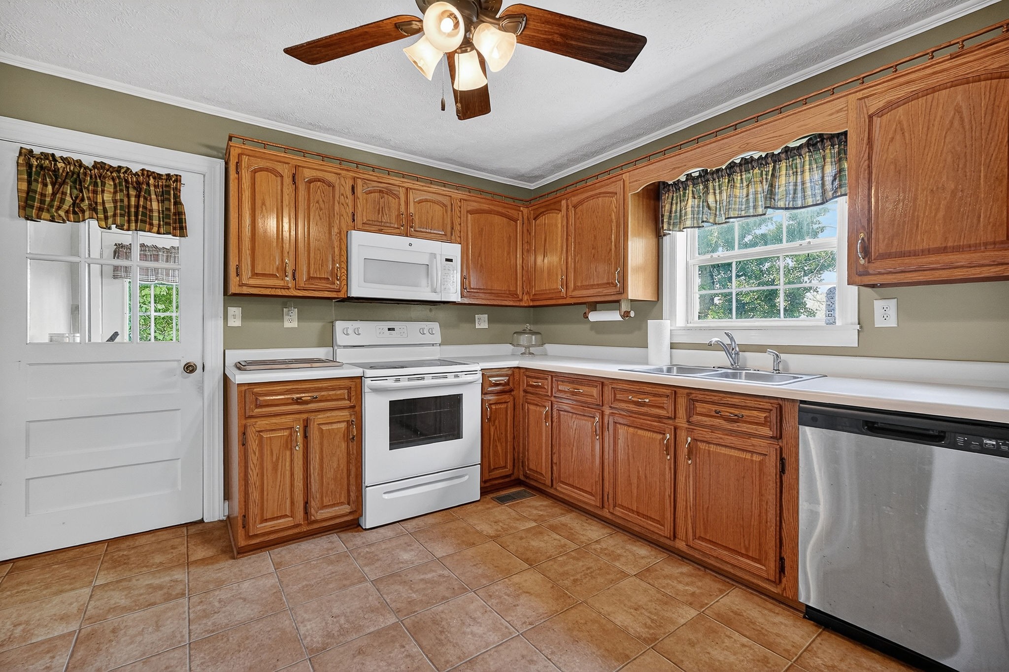 1600 Magness Road McMinnville, TN 37110 - Photo 14 of 63