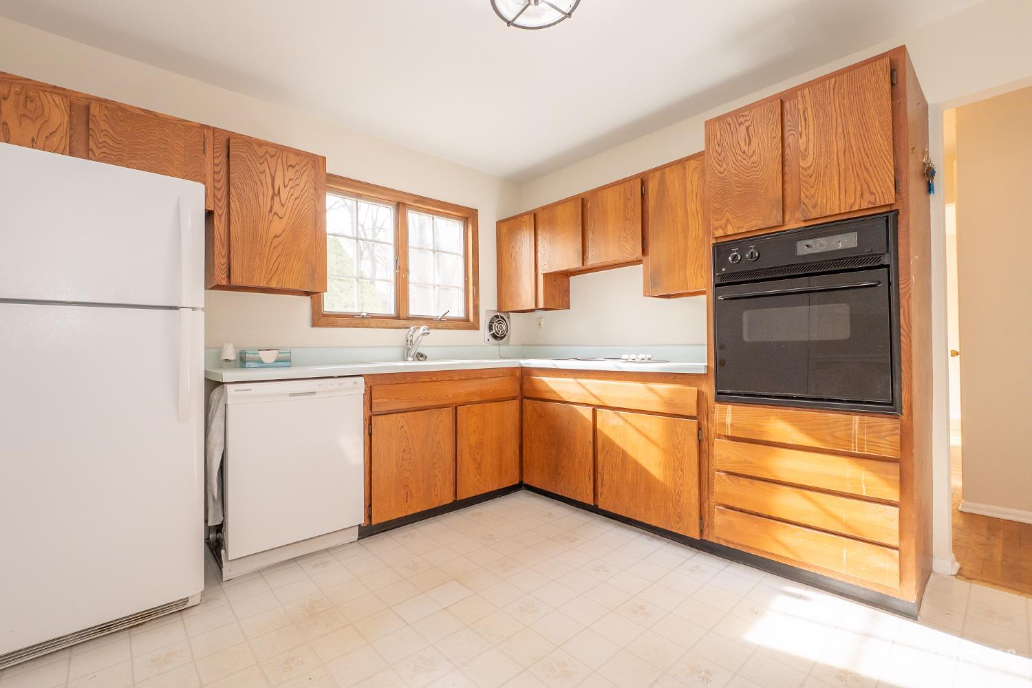 17 Rittner Lane Old Bridge, NJ 08857 - Photo 9 of 42