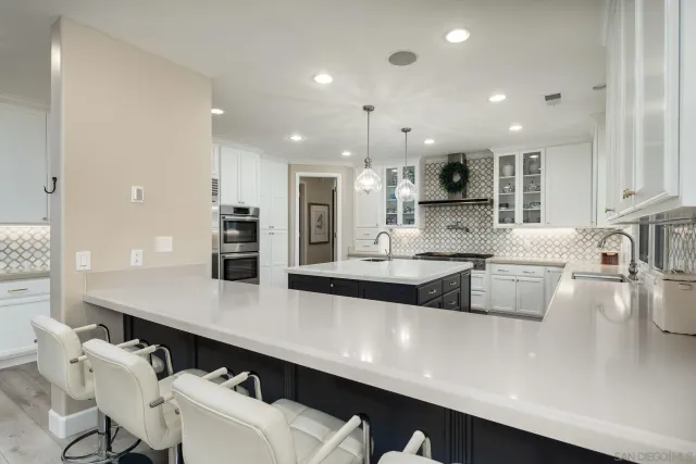 $4,100,000 | 17323 Circa Del Sur, Rancho Santa Fe, CA 92067