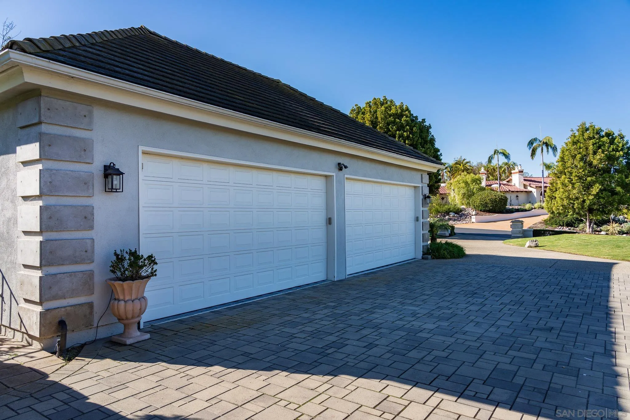 17323 Circa Del Sur Rancho Santa Fe, CA 92067 - Photo 41 of 41 a backyard of a house