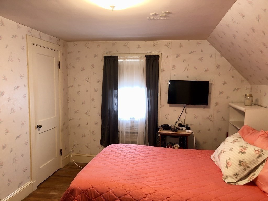 76 Upton Road Waltham, MA 02452 - Photo 17 of 22 Gallery Image 17