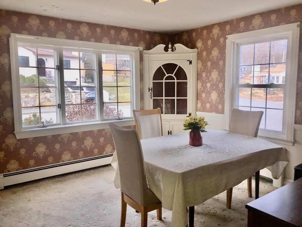 76 Upton Road Waltham, MA 02452 - Photo 5 of 22 Gallery Image 5
