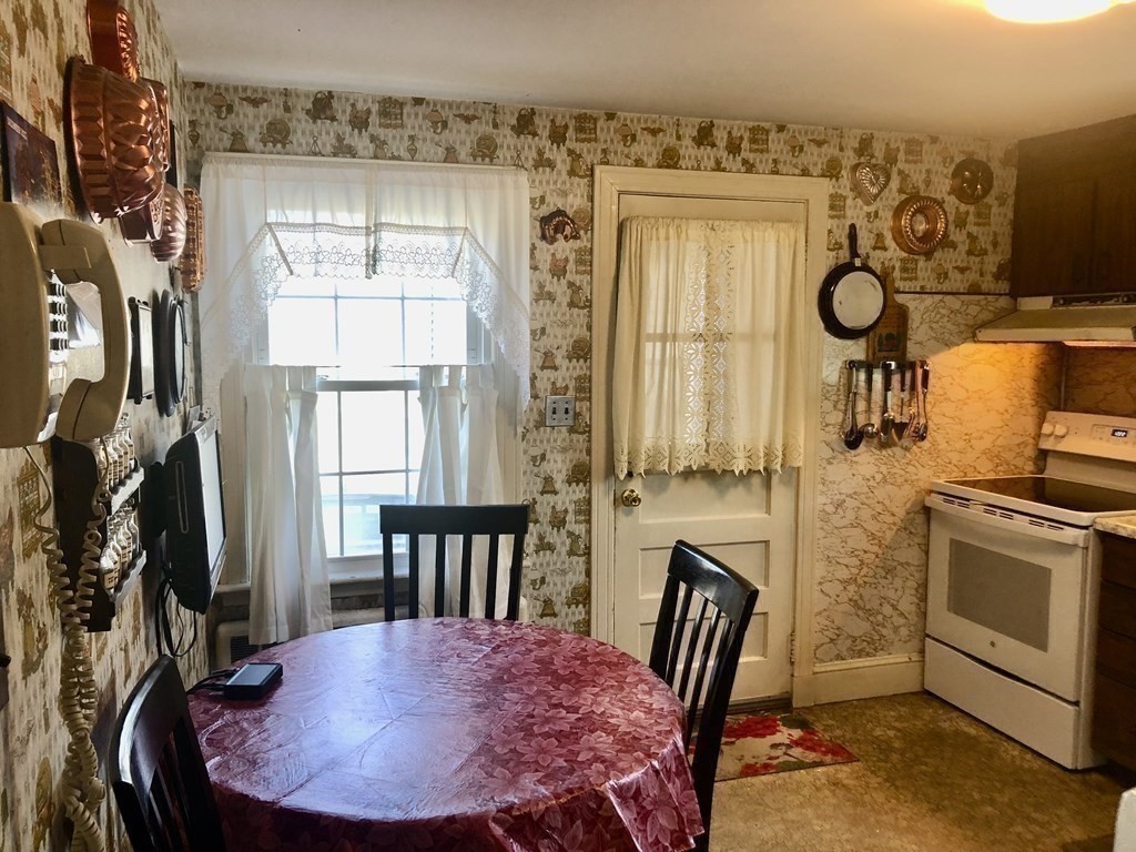 76 Upton Road Waltham, MA 02452 - Photo 7 of 22 Gallery Image 7