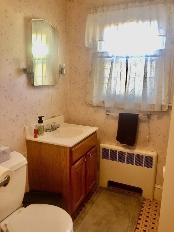 76 Upton Road Waltham, MA 02452 - Photo 10 of 22 Gallery Image 10
