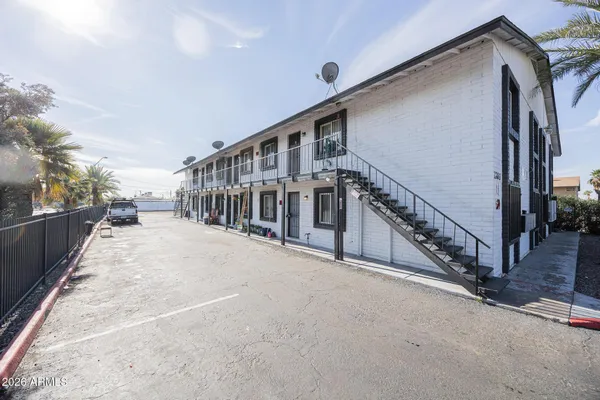 $795 | 1703 West Mountain View Road, Unit 4, Phoenix, AZ 85021