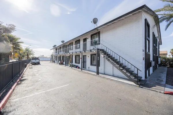 $795 | 1703 West Mountain View Road, Unit 4, Phoenix, AZ 85021