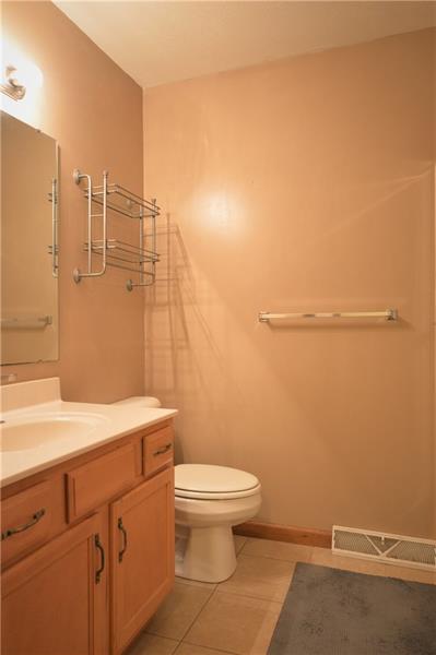 580 Reed Court Jeannette, PA 15644 - Photo 12 of 21 Gallery Image 12