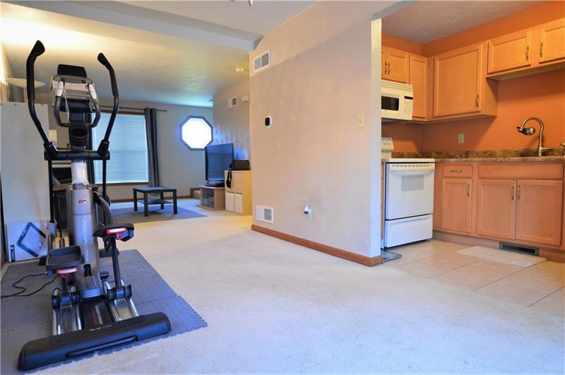 580 Reed Court Jeannette, PA 15644 - Photo 7 of 21 Gallery Image 7
