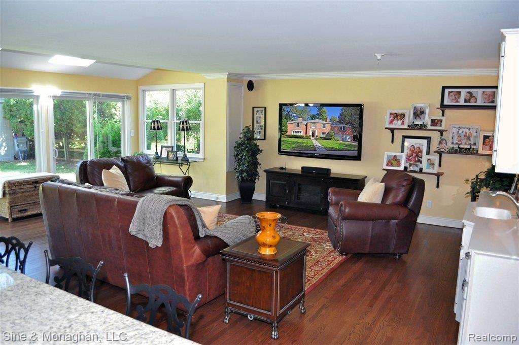 274 Touraine Road Grosse Pointe, MI 48236 - Photo 9 of 25 10.jpg