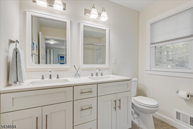 5 Persimmon Way Springfield, NJ 07081 - Photo 11 of 23