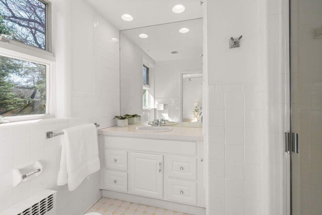 15 Clark Street Newton, MA 02459 - Photo 18 of 35