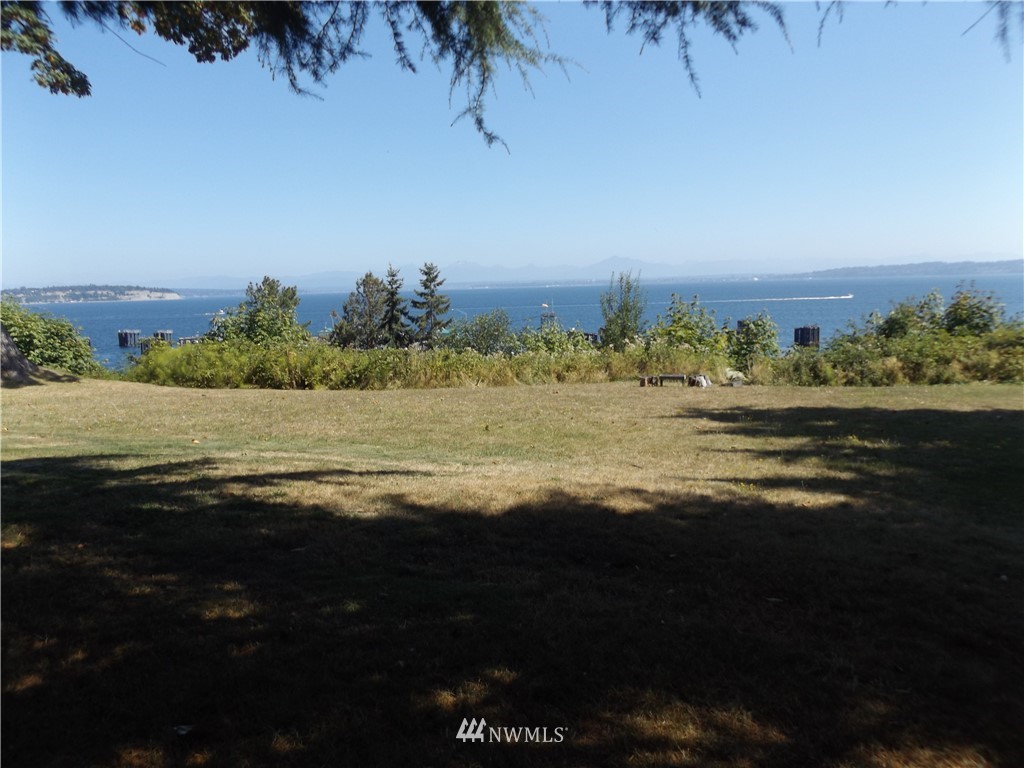 4845 Berg Road Clinton, WA 98236 - Photo 3 of 17 Gallery Image 3