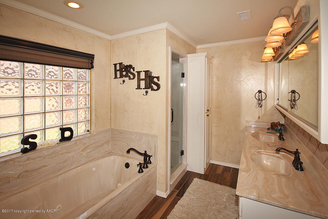 6800 Thunder Road Amarillo, TX 79119 - Photo 13 of 24 Master Bath