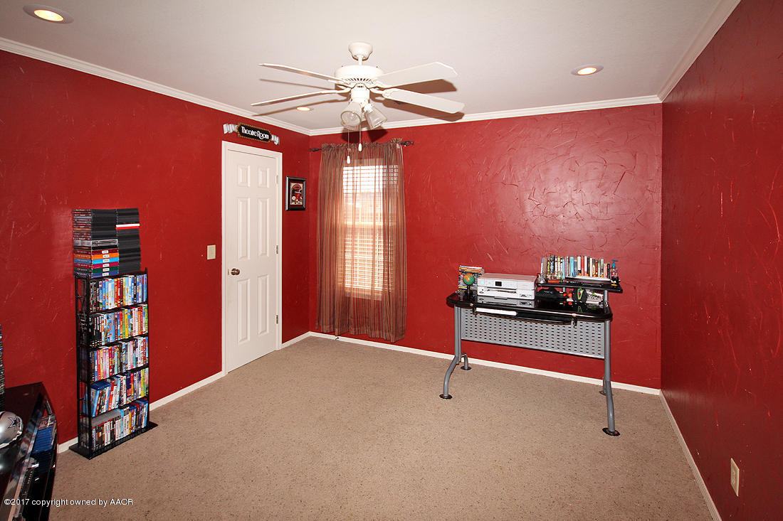 6800 Thunder Road Amarillo, TX 79119 - Photo 17 of 24 3rd Bedroom
