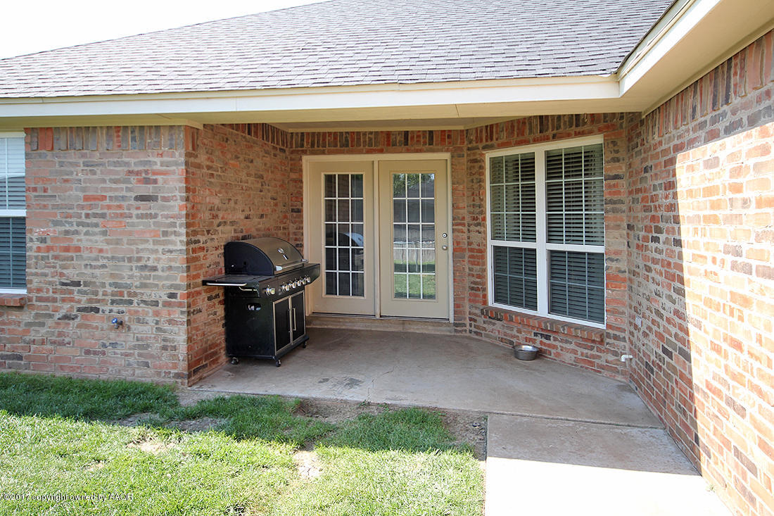 6800 Thunder Road Amarillo, TX 79119 - Photo 22 of 24 Back Patio
