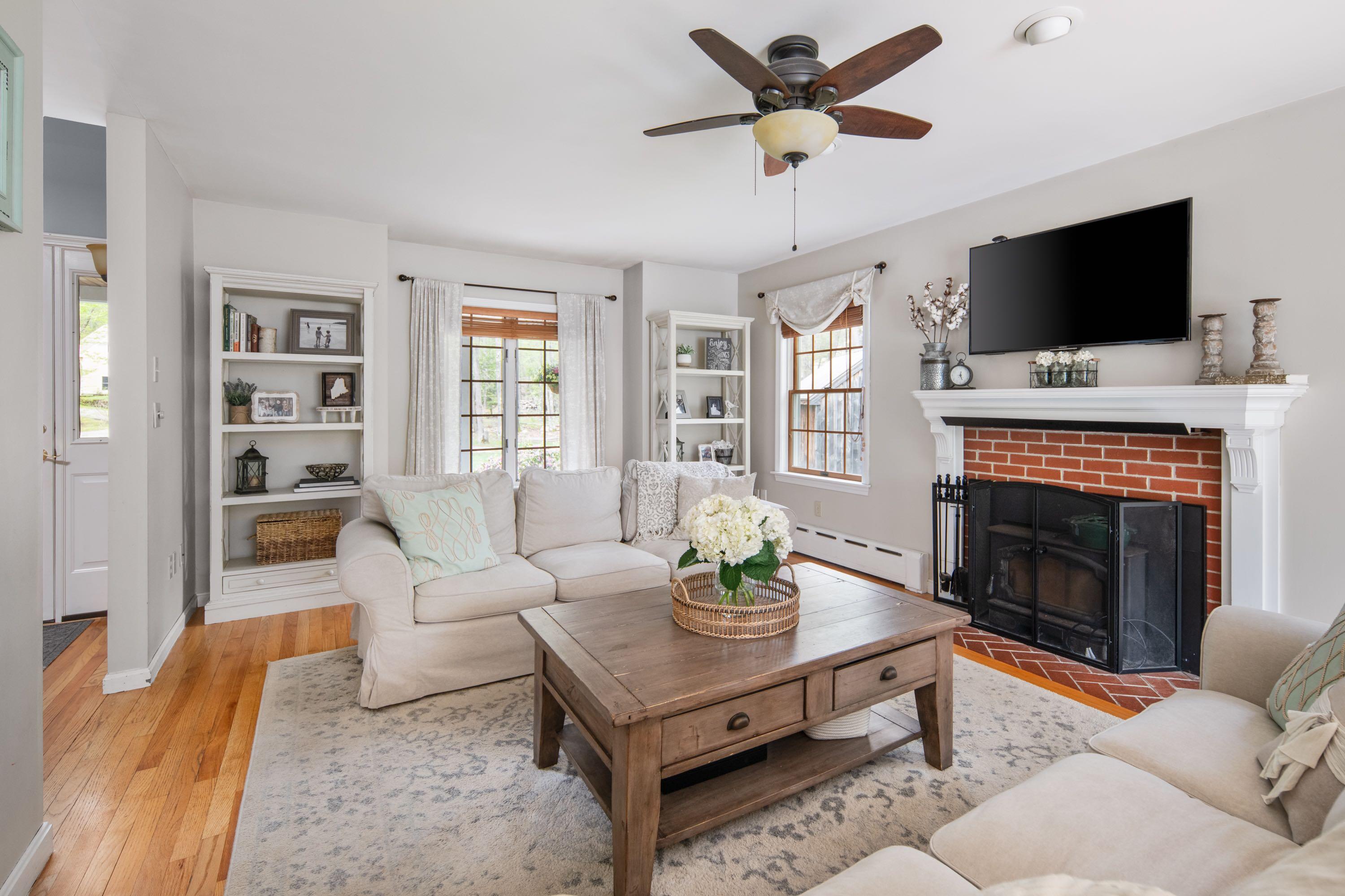 19 Hemlock Ridge Lane York, ME 03909 - Photo 8 of 44 Living Room