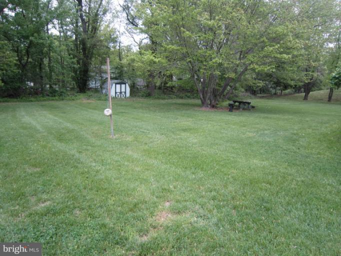 2238 Fairland Road Silver Spring, MD 20904 - Photo 5 of 30 Back yard