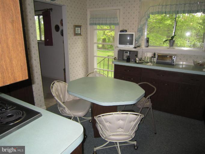 2238 Fairland Road Silver Spring, MD 20904 - Photo 9 of 30 Bright and cheery kitchen